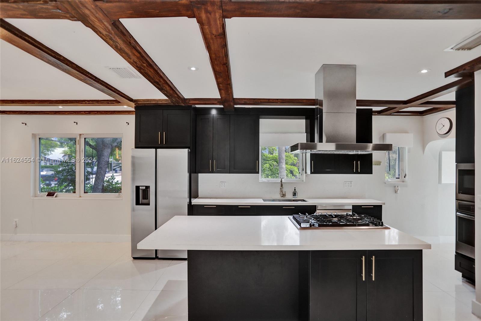 4585 Alton Road Miami Beach, FL 33140 - Photo 18 of 44 Gallery Image 18