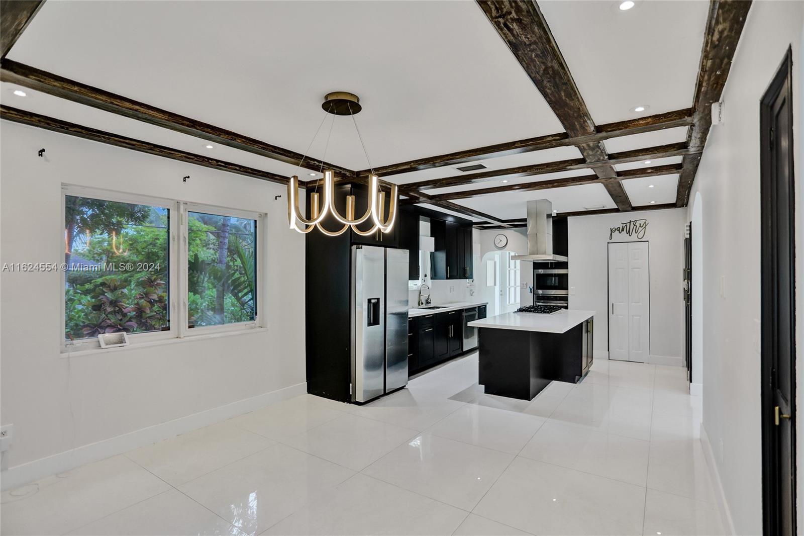 4585 Alton Road Miami Beach, FL 33140 - Photo 20 of 44 Gallery Image 20