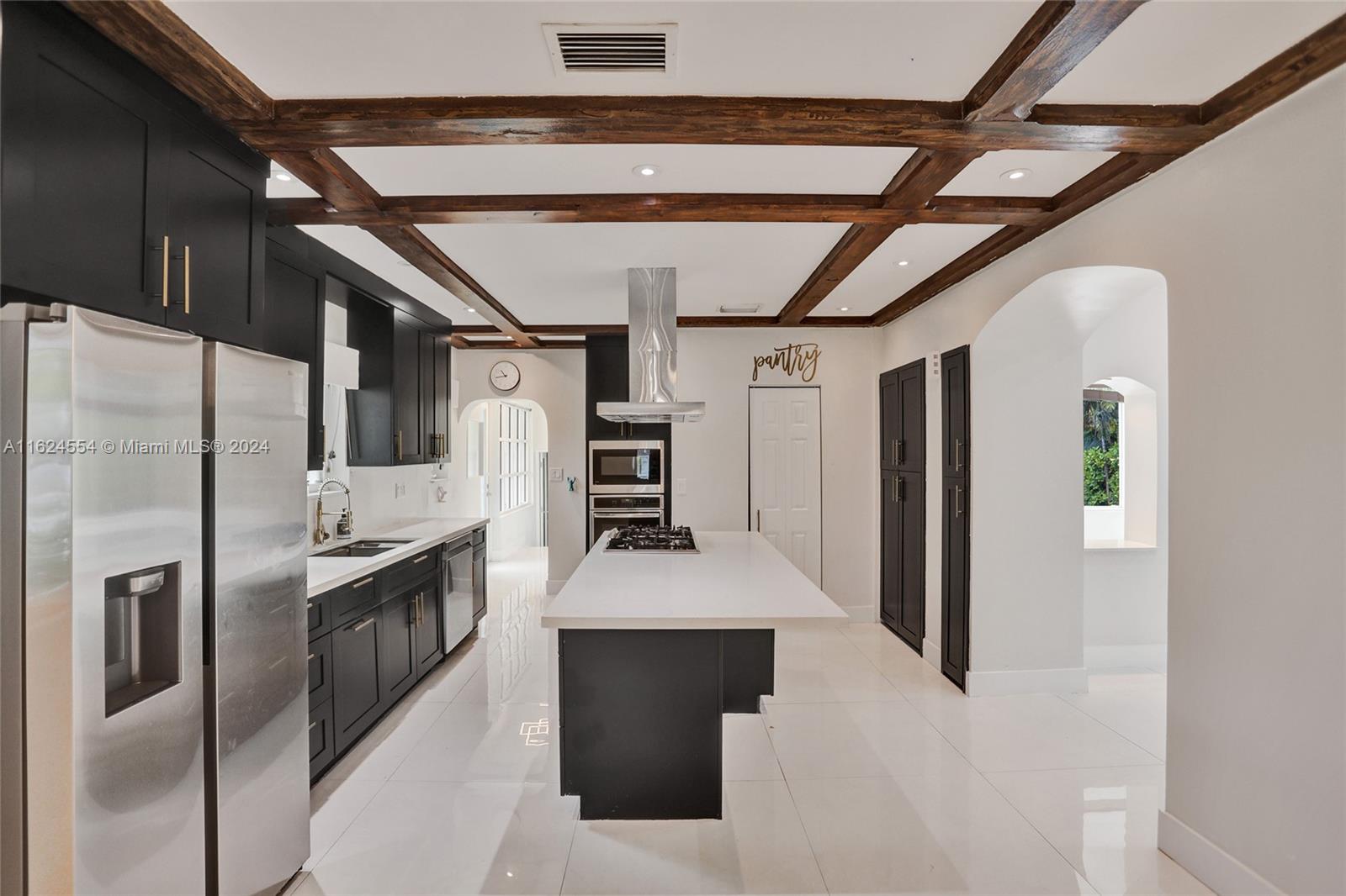 4585 Alton Road Miami Beach, FL 33140 - Photo 22 of 44 Gallery Image 22