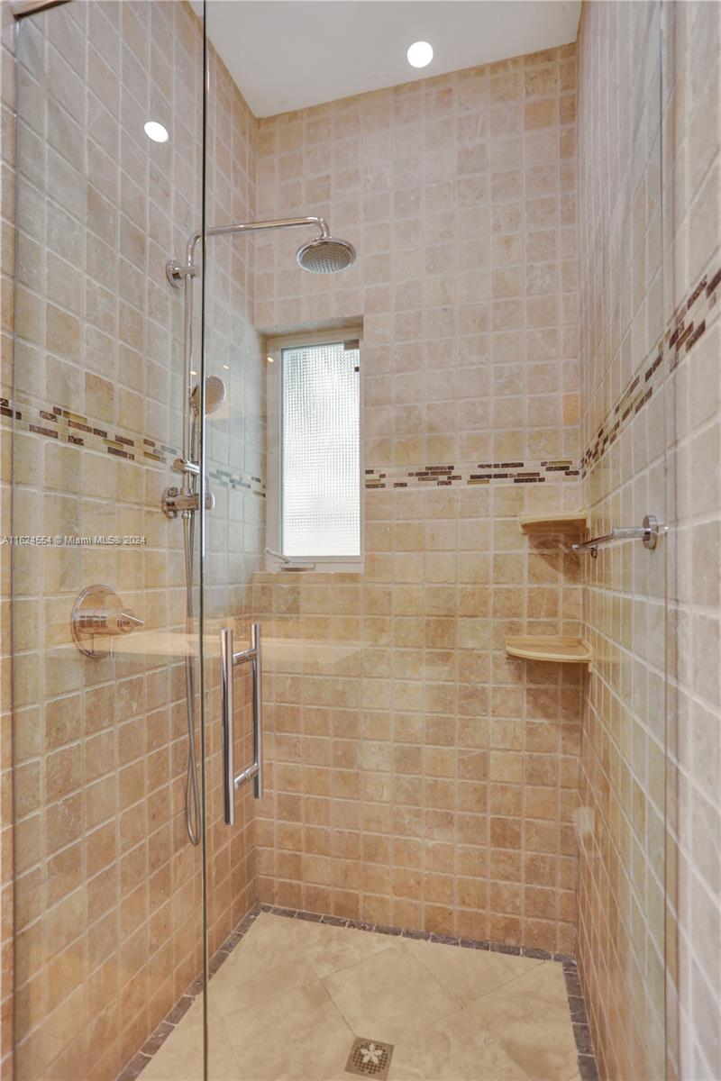 4585 Alton Road Miami Beach, FL 33140 - Photo 27 of 44 Gallery Image 27