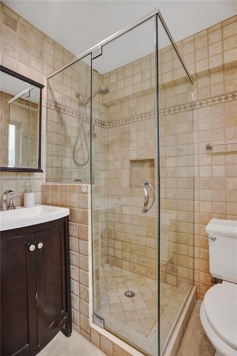4585 Alton Road Miami Beach, FL 33140 - Photo 29 of 44 Gallery Image 29