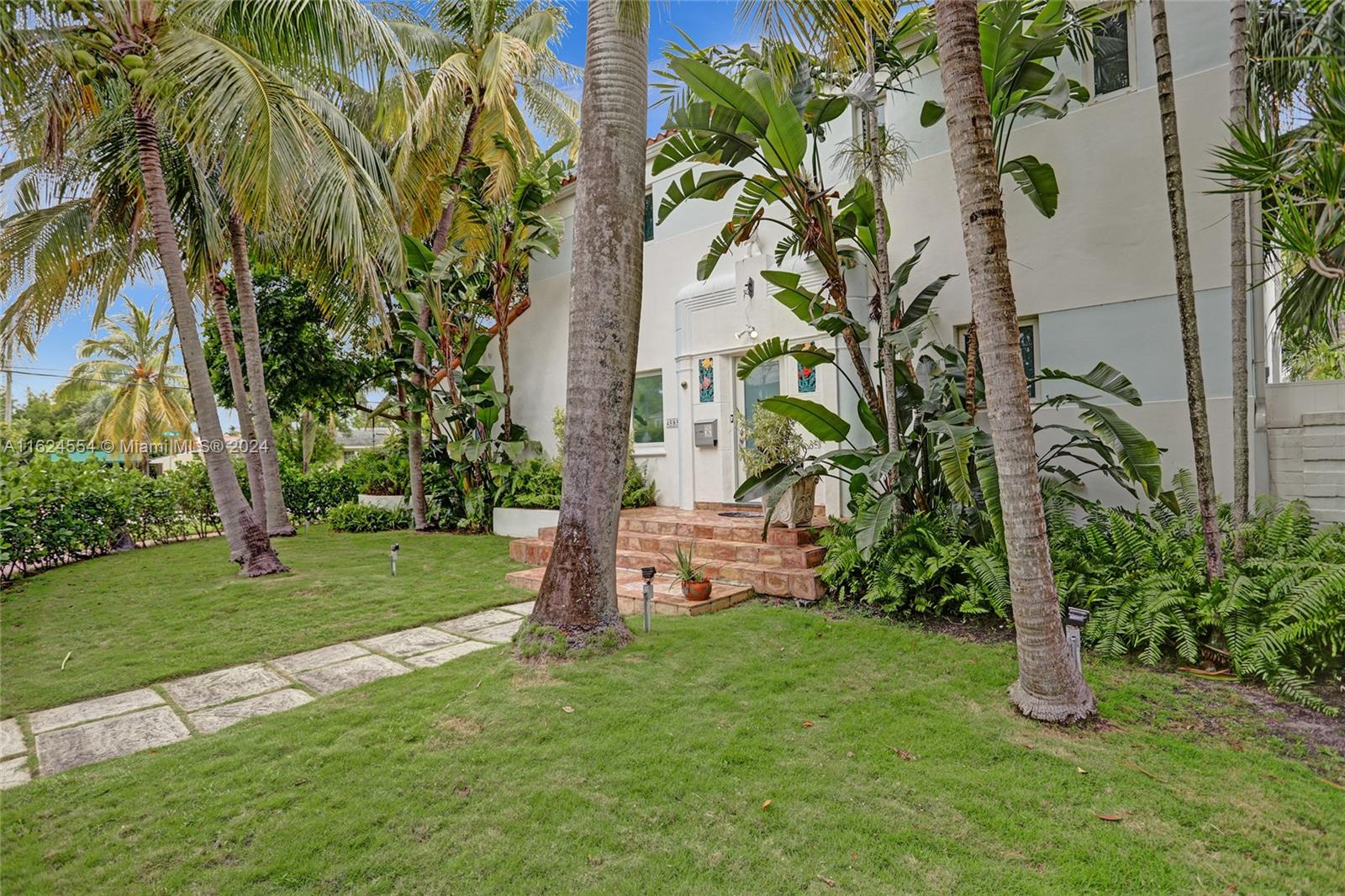 4585 Alton Road Miami Beach, FL 33140 - Photo 10 of 44 Gallery Image 10