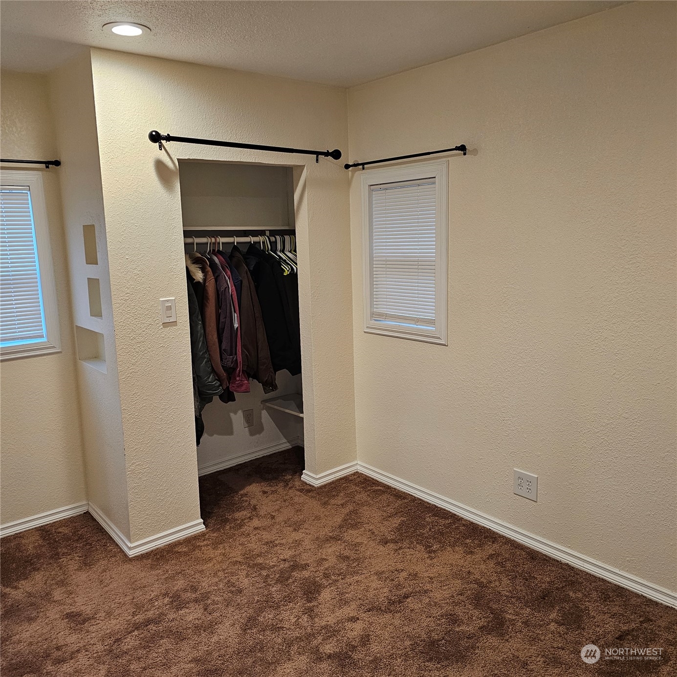 2725 Wishkah Road Aberdeen, WA 98520 - Photo 8 of 29 Gallery Image 8