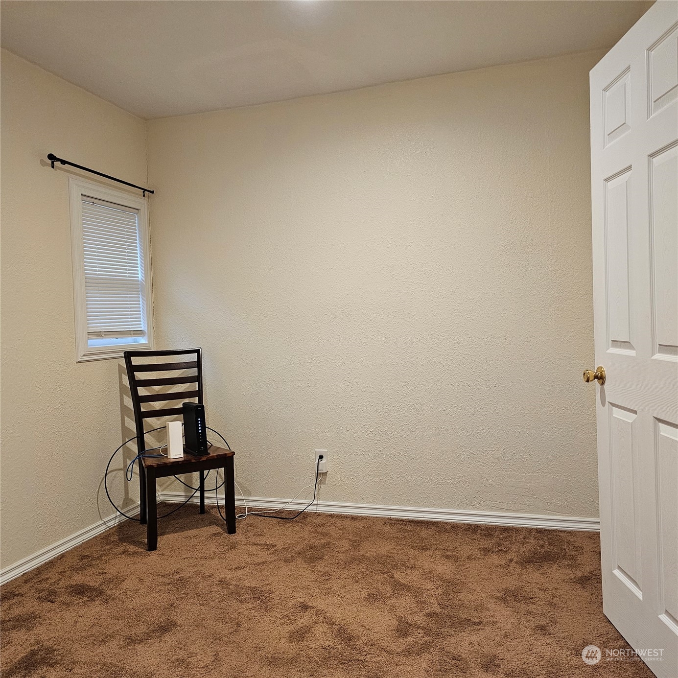 2725 Wishkah Road Aberdeen, WA 98520 - Photo 9 of 29 Gallery Image 9