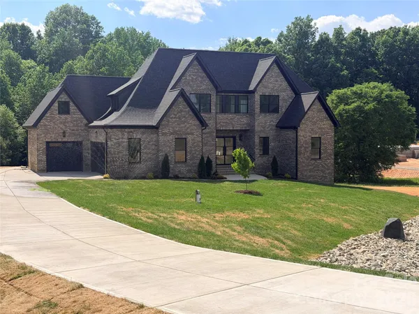 $1,375,000 | 7701 Willowdale Drive, Waxhaw, NC 28173