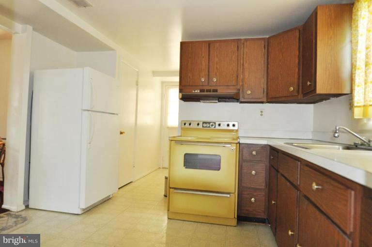1304 Wickell Road Odenton, MD 21113 - Photo 9 of 22 Kitchen