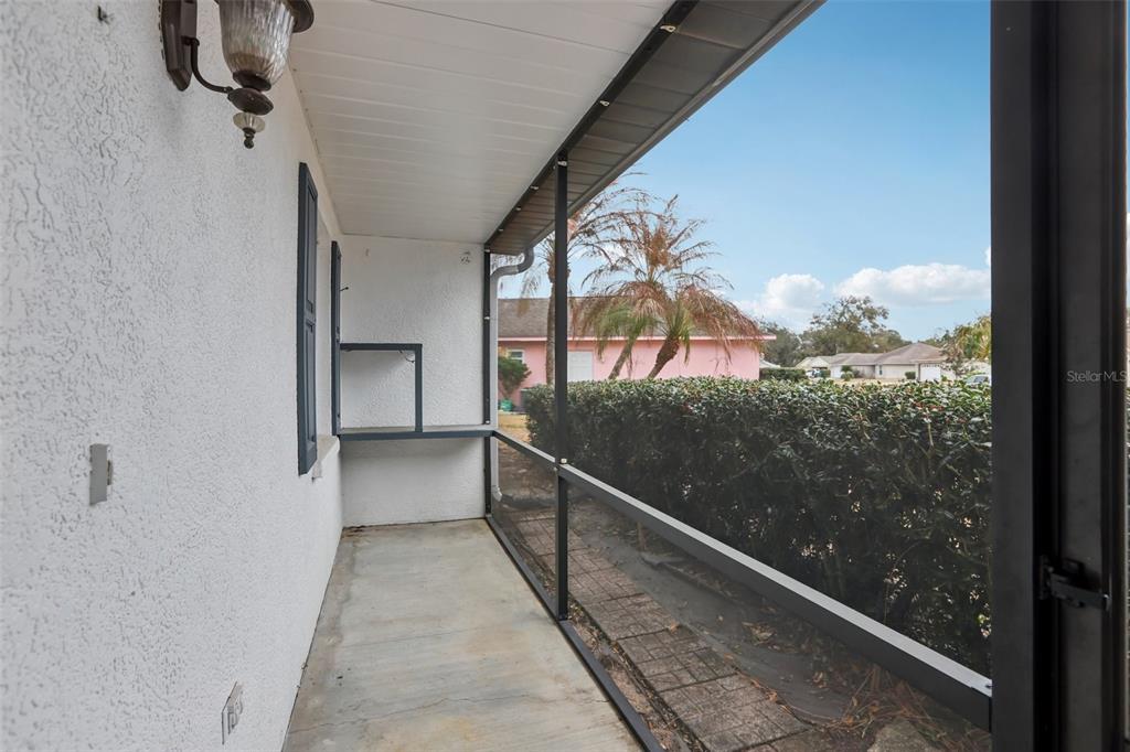 6917 Oakcrest Lane Zephyrhills, FL 33542 - Photo 33 of 54