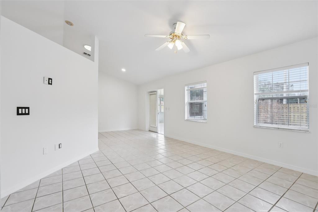 6917 Oakcrest Lane Zephyrhills, FL 33542 - Photo 8 of 54