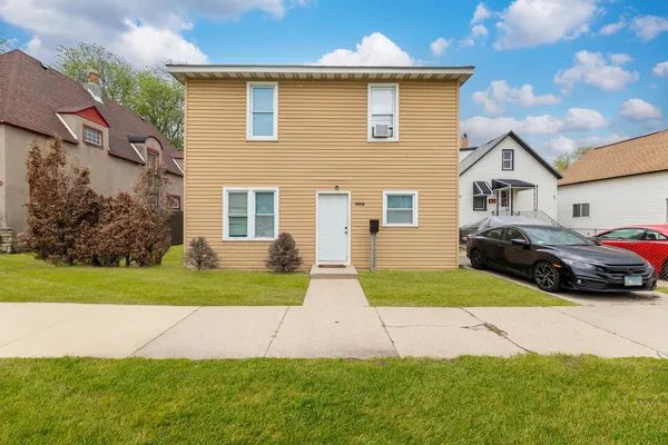 $215,000 | 14010 South Green Bay Avenue, Burnham, IL 60633