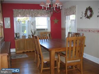 45 Wayne Avenue Springfield, PA 19064 - Photo 4 of 12 Dining Room