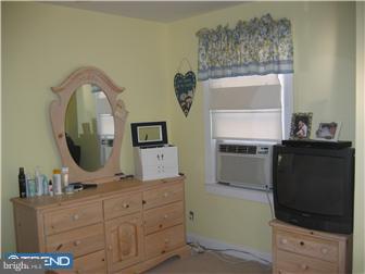 45 Wayne Avenue Springfield, PA 19064 - Photo 7 of 12 Bedroom - Main