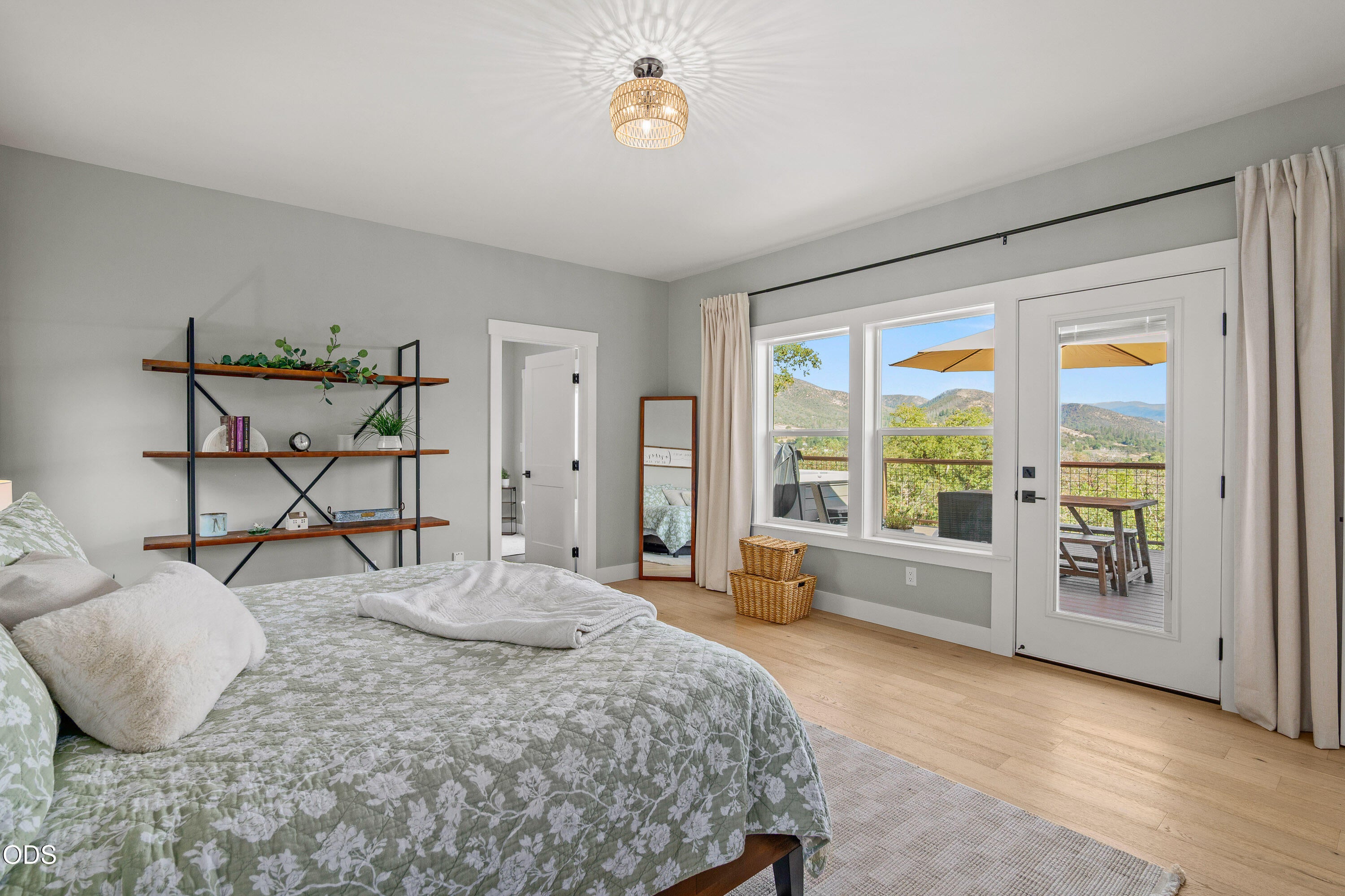 145 Lomas Road Jacksonville, OR 97530 - Photo 17 of 57 Gallery Image 17