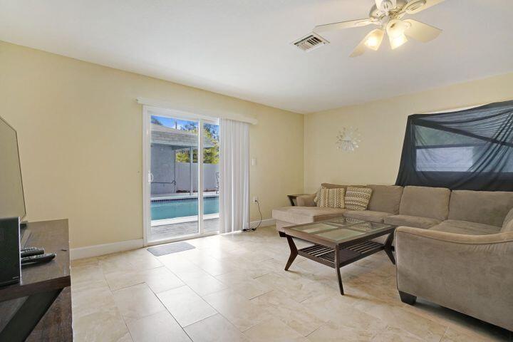 3943 Northwest 4th Avenue Boca Raton, FL 33431 - Photo 14 of 38 20210414203807989779000000-o