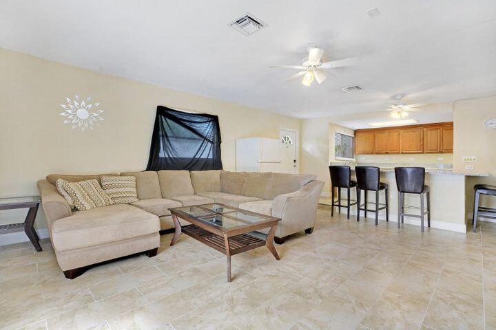 3943 Northwest 4th Avenue Boca Raton, FL 33431 - Photo 15 of 38 20210414203808199785000000-o