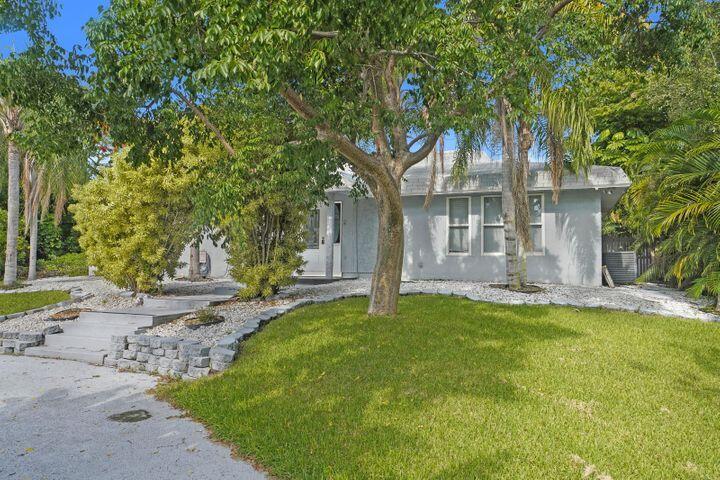 3943 Northwest 4th Avenue Boca Raton, FL 33431 - Photo 3 of 38 20210414203804055923000000-o