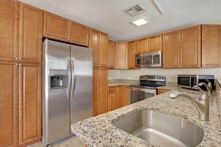 3943 Northwest 4th Avenue Boca Raton, FL 33431 - Photo 10 of 38 20210414203806635628000000-o