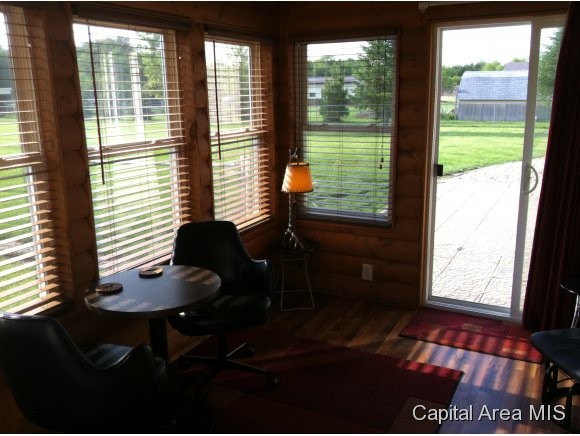 5101 Smith Road Pleasant Plains, IL 62677 - Photo 6 of 9 Gallery Image 6