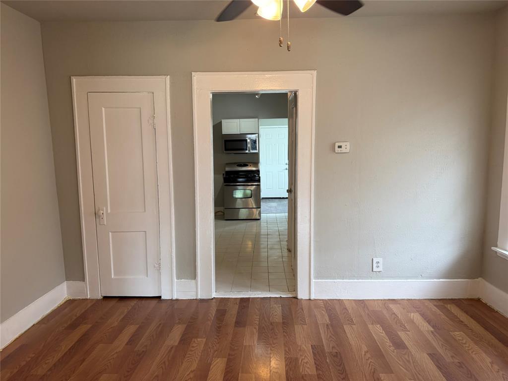 801 Wayne Street Dallas, TX 75223 - Photo 4 of 15 wooden floor in a room