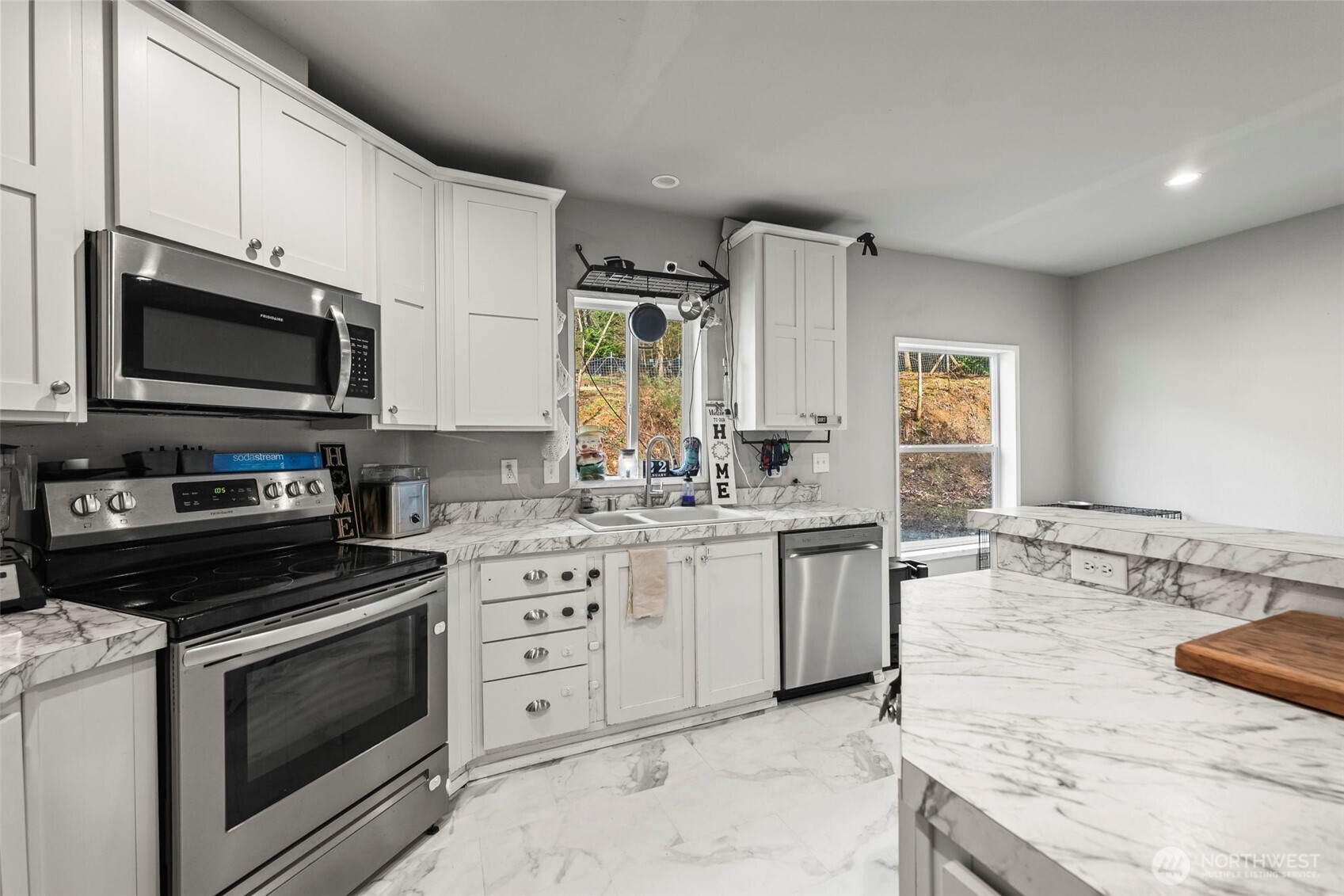 3762 West Cloquallum Road Shelton, WA 98584 - Photo 15 of 36