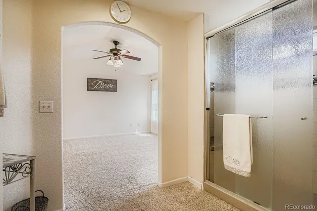 a view of entryway with elevator