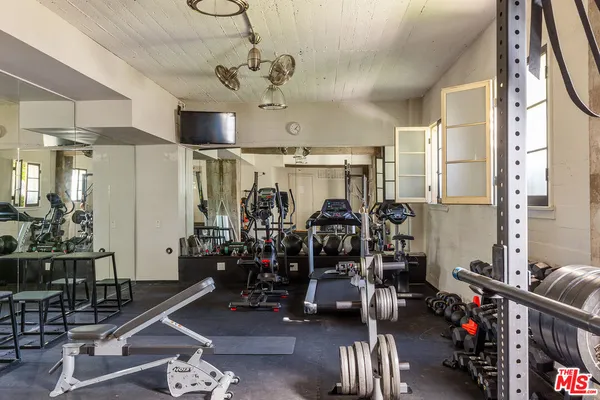 $710,000 | 109 North Sycamore Avenue, Unit 102, Los Angeles, CA 90036