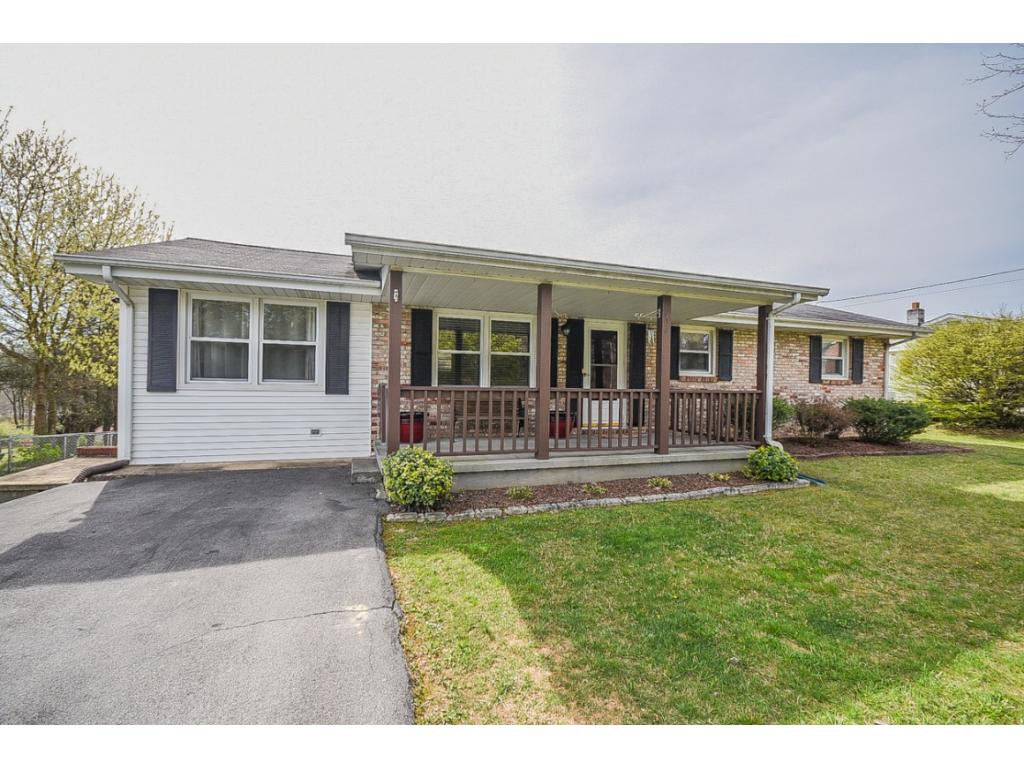 906 East Mountain View Road Johnson City, TN 37601 - Photo 1 of 35 Photo 1