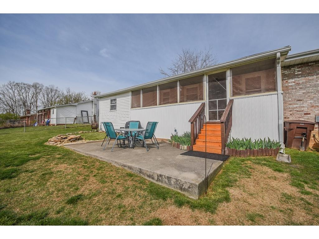 906 East Mountain View Road Johnson City, TN 37601 - Photo 35 of 35 Photo 36