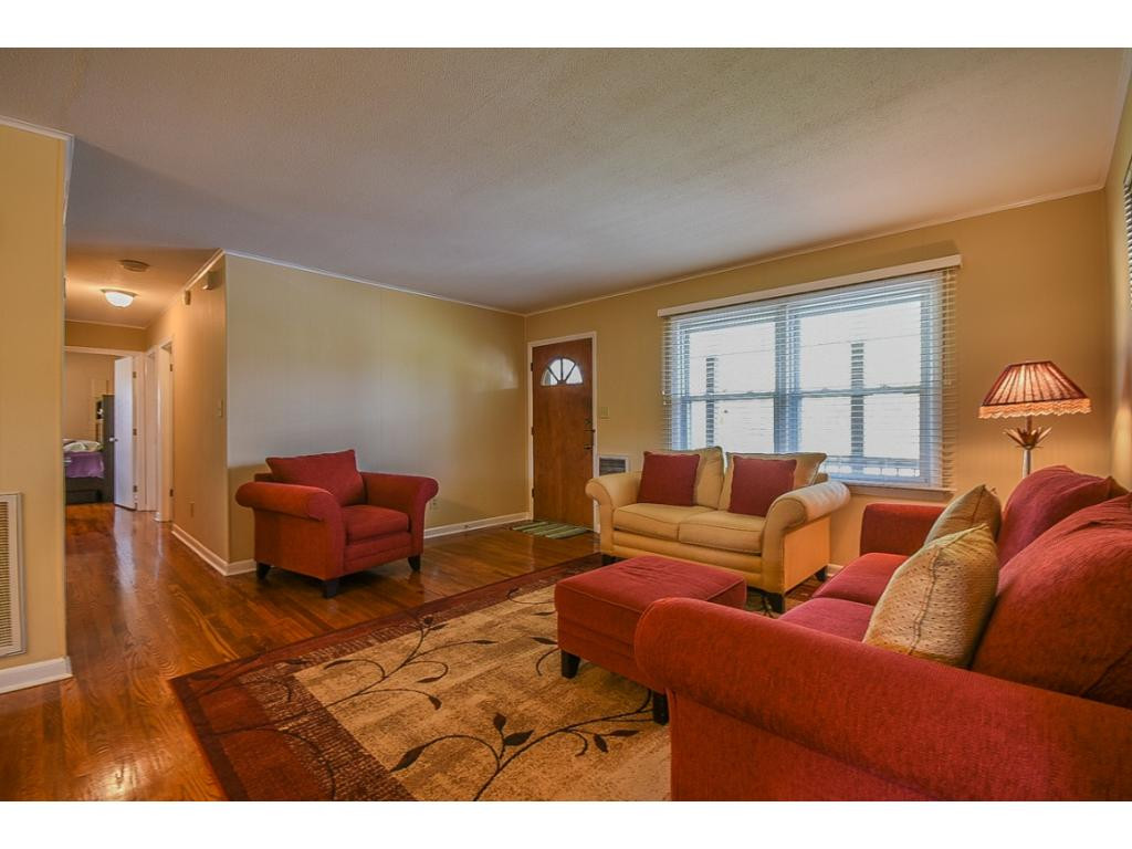 906 East Mountain View Road Johnson City, TN 37601 - Photo 5 of 35 Photo 5