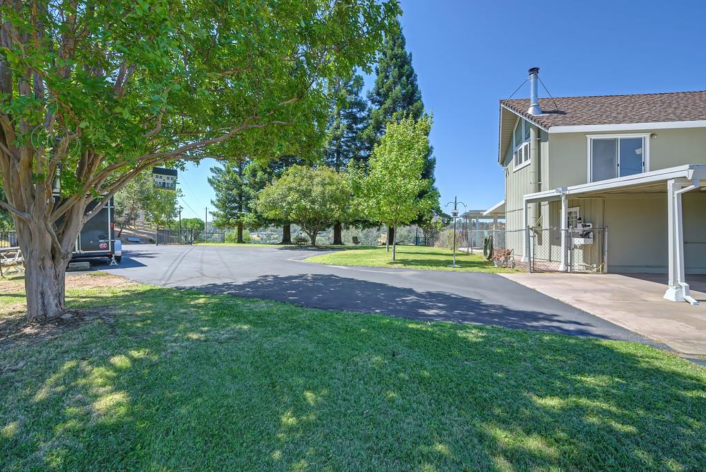 7630 Ridge Road Newcastle, CA 95658 - Photo 8 of 85 This property is well-manicured and fully fenced and gated.
