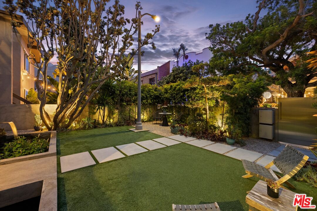 24 Eastwind Street, Unit 2 Marina del Rey, CA 90292 - Photo 37 of 46