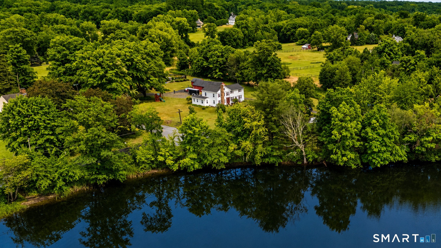 352 Shenipsit Lake Road Tolland, CT 06084 - Photo 4 of 40