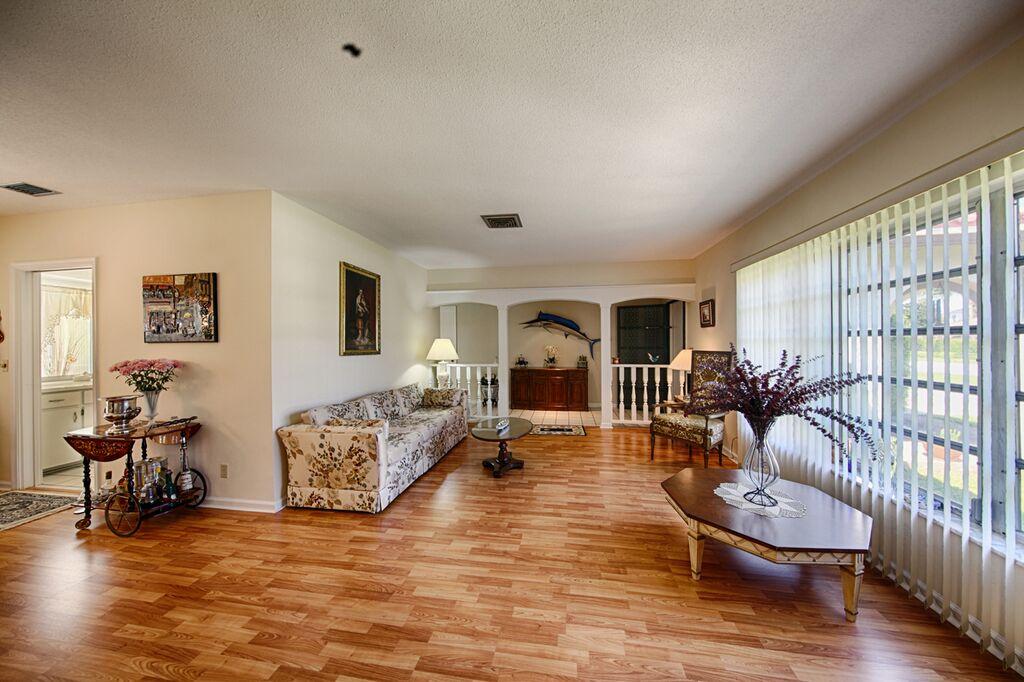 510 Silver Lane Boca Raton, FL 33432 - Photo 11 of 34 Living Room