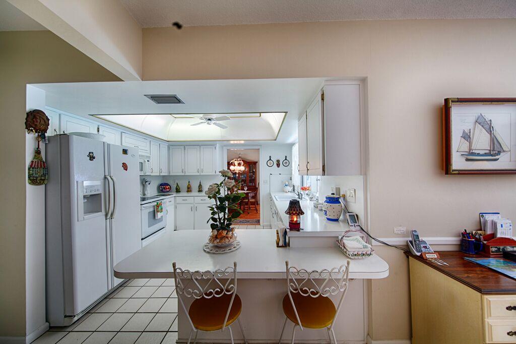 510 Silver Lane Boca Raton, FL 33432 - Photo 13 of 34 Kitchen