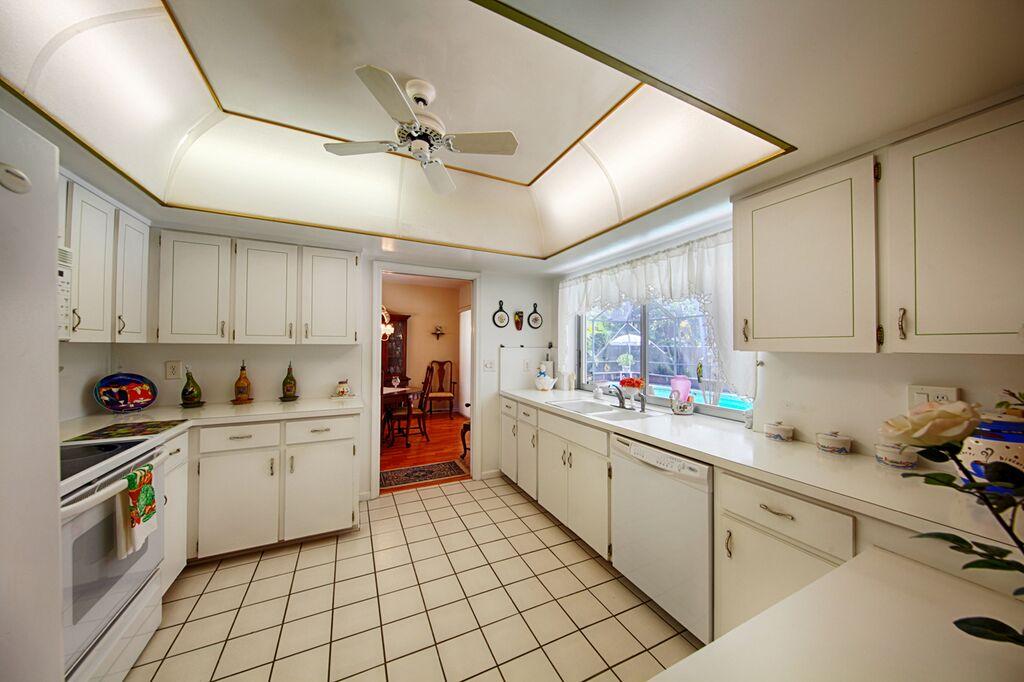 510 Silver Lane Boca Raton, FL 33432 - Photo 16 of 34 Kitchen