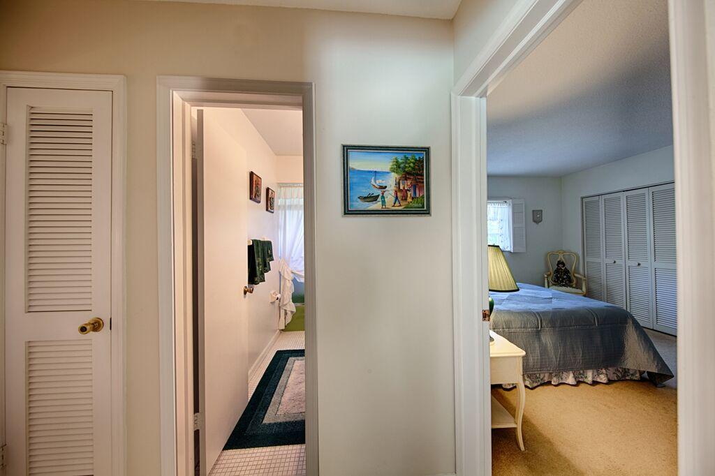 510 Silver Lane Boca Raton, FL 33432 - Photo 19 of 34 .