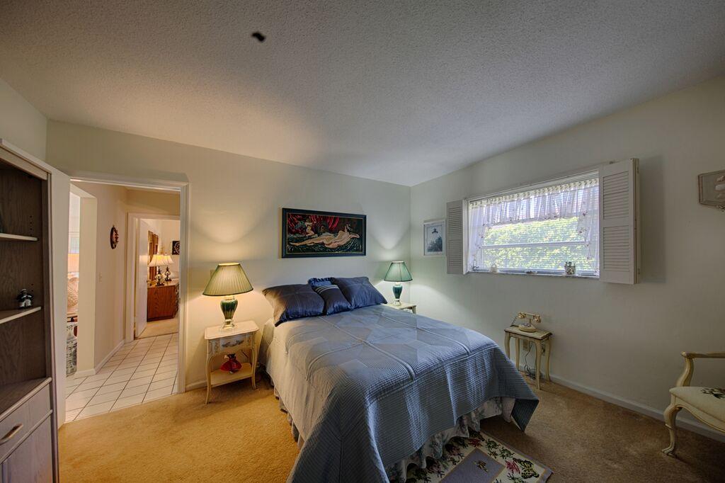 510 Silver Lane Boca Raton, FL 33432 - Photo 32 of 34 510 Silver bedroom