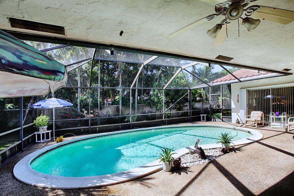 510 Silver Lane Boca Raton, FL 33432 - Photo 4 of 34 Pool/Patio
