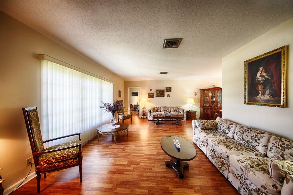 510 Silver Lane Boca Raton, FL 33432 - Photo 8 of 34 Living Room