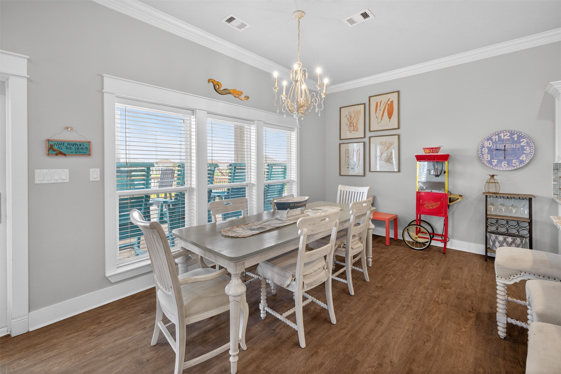 844 Eastview Crystal Beach, TX 77650 - Photo 7 of 41 Dining View