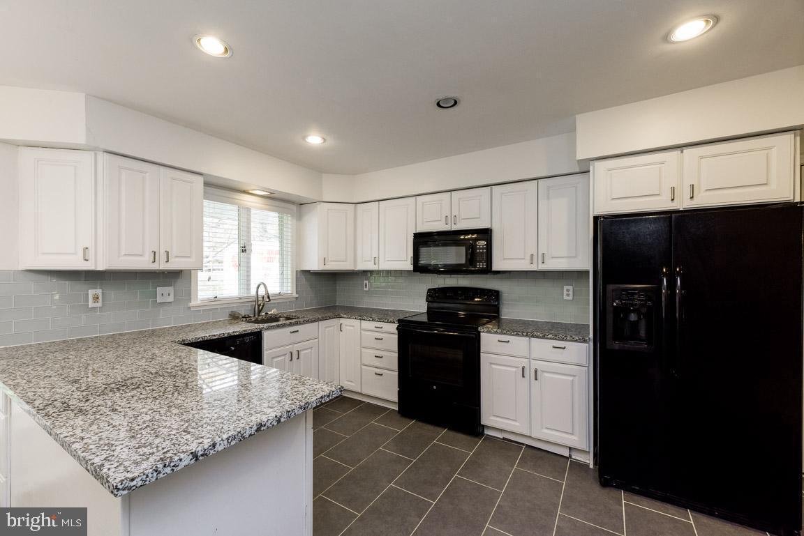 1905 Ridge Road Reisterstown, MD 21136 - Photo 3 of 18 Kitchen