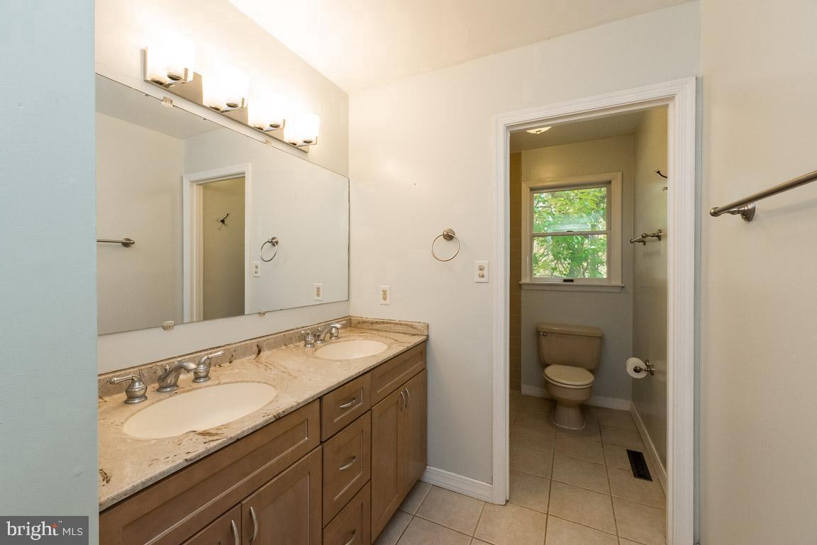 1905 Ridge Road Reisterstown, MD 21136 - Photo 10 of 18 Full Bath