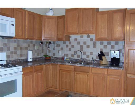 73 Albemarle Road Colonia, NJ 07067 - Photo 4 of 25 Gallery Image 4