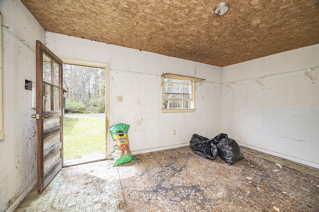 299 Mill Road Fairhaven, MA 02719 - Photo 18 of 40