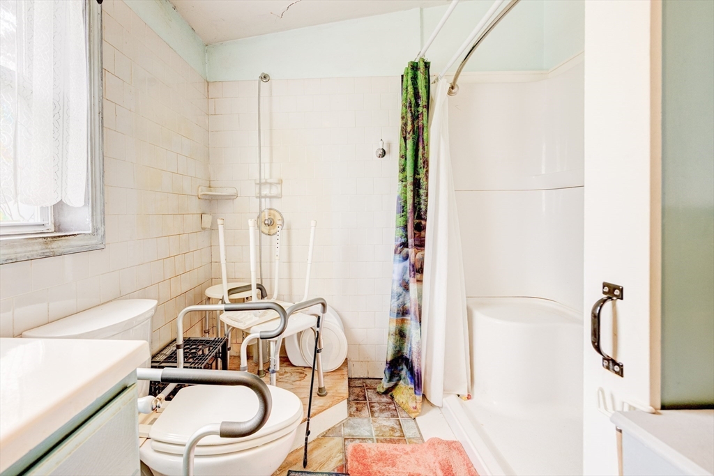 299 Mill Road Fairhaven, MA 02719 - Photo 36 of 40