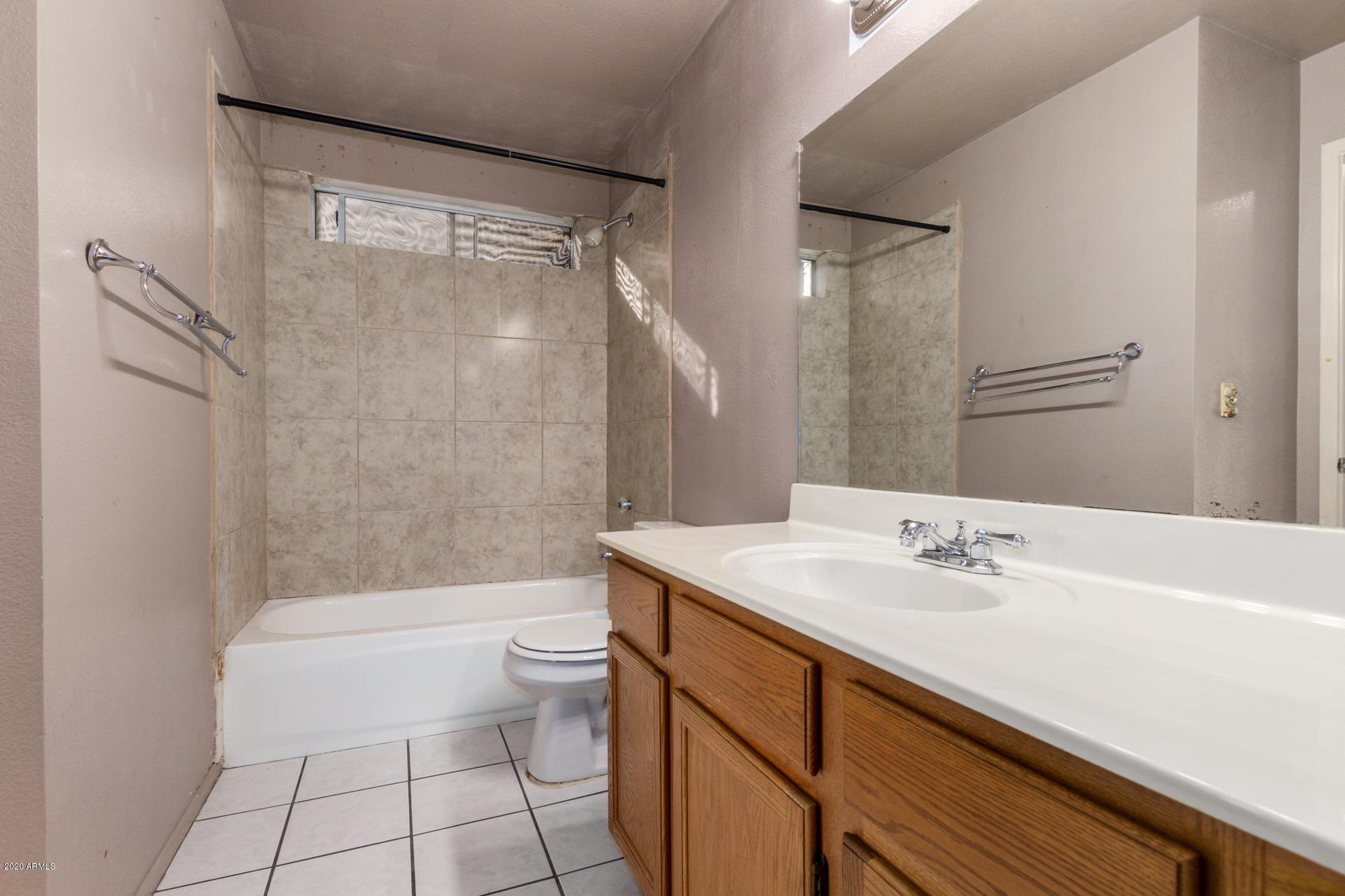 1705 East Carter Road Phoenix, AZ 85042 - Photo 19 of 25 Carter 20