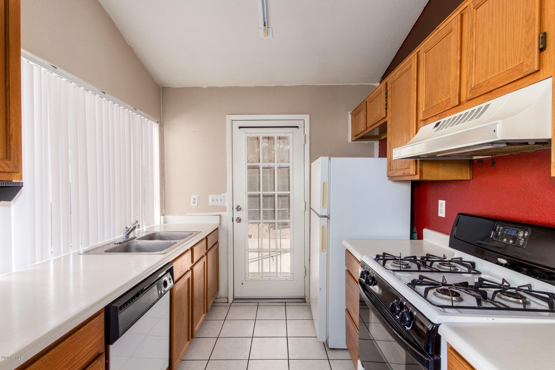 1705 East Carter Road Phoenix, AZ 85042 - Photo 10 of 25 Carter 11