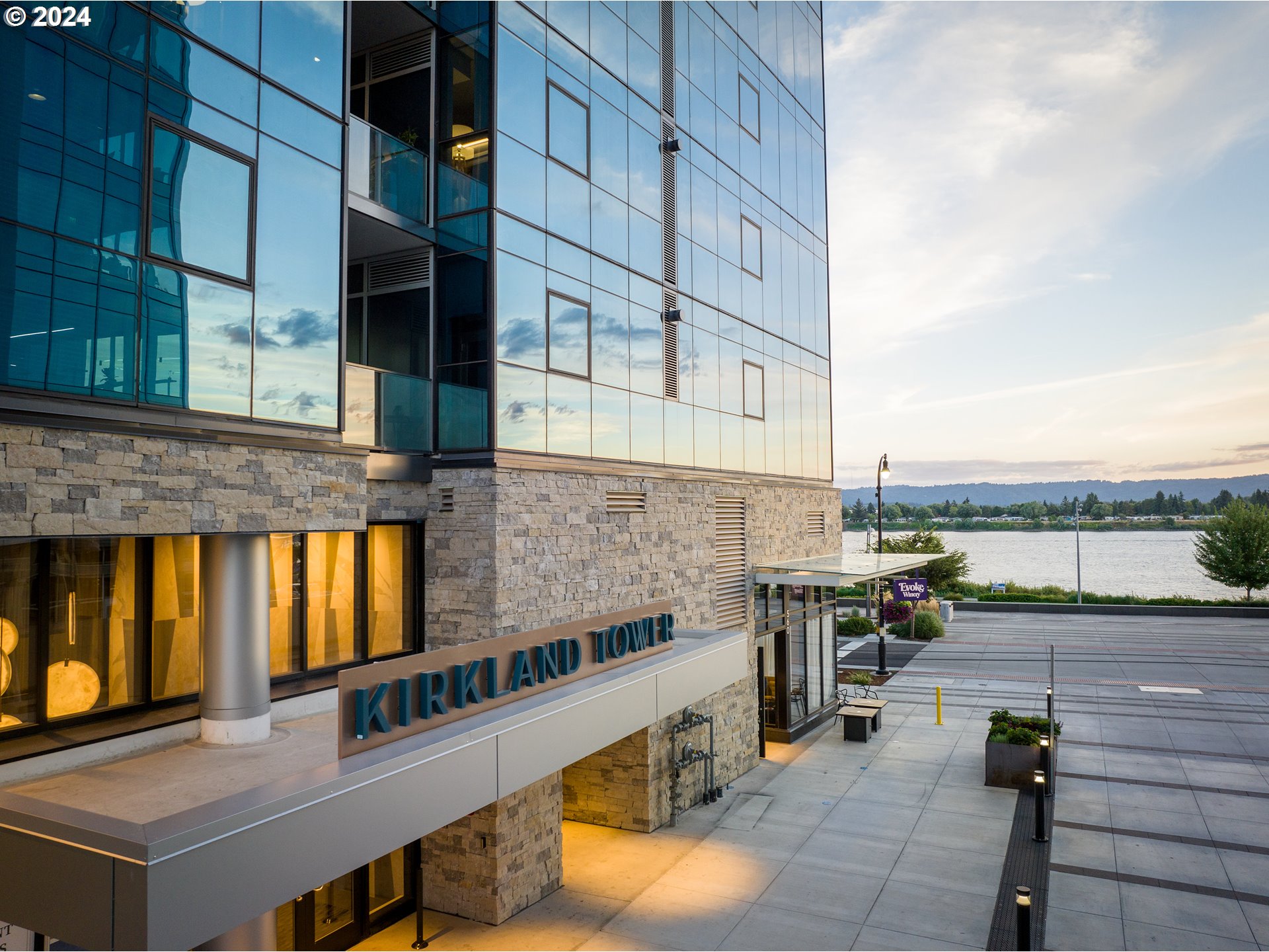 590 Waterfront Way, Unit 302 Vancouver, WA 98660 - Photo 3 of 48