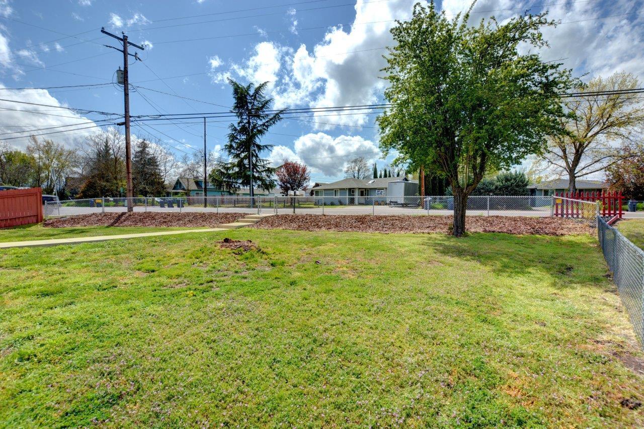 2702 Merriman Road Medford, OR 97501 - Photo 34 of 37 35