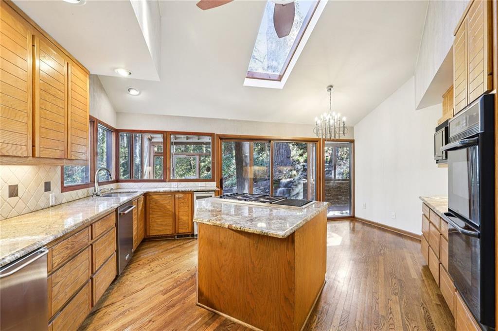 562 Pine Valley Road Southeast Marietta, GA 30067 - Photo 7 of 50