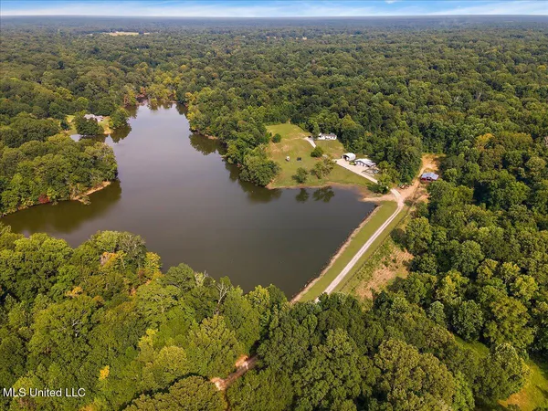 $550,000 | 317 Lakeview Drive, Yazoo City, MS 39194